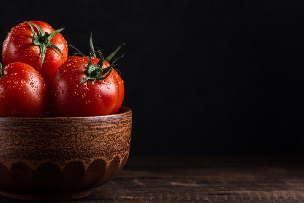 fresh tomatoes in a bowl